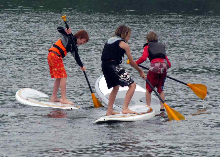   Stand Up Paddle Surfing